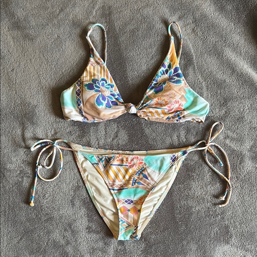 O'Neill Geometric Bikini Set with Multicolor Design